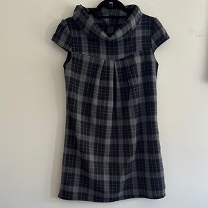 Plaid Short Sleeve Shift Dress in Black and Gray